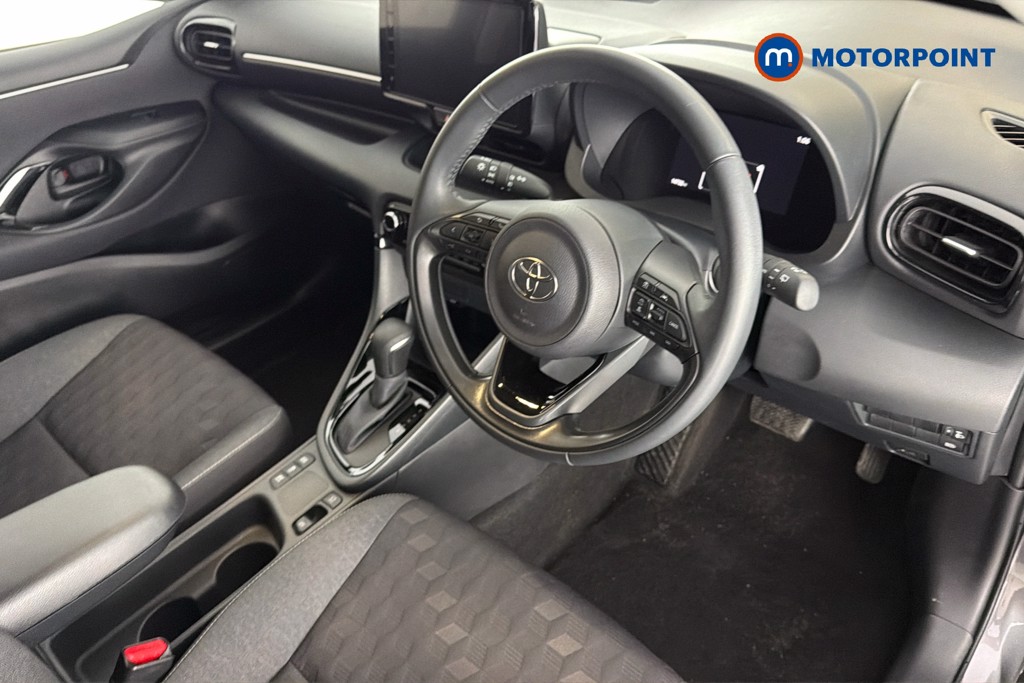 Toyota Yaris Design Automatic Petrol-Electric Hybrid Hatchback - Stock Number (1636850) - 1st supplementary image