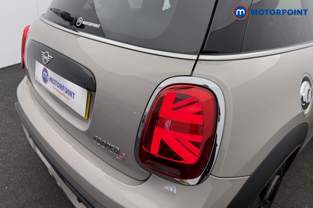 Mini Hatchback Cooper S Exclusive Automatic Petrol Hatchback - Stock Number (1637202) - 24th supplementary image