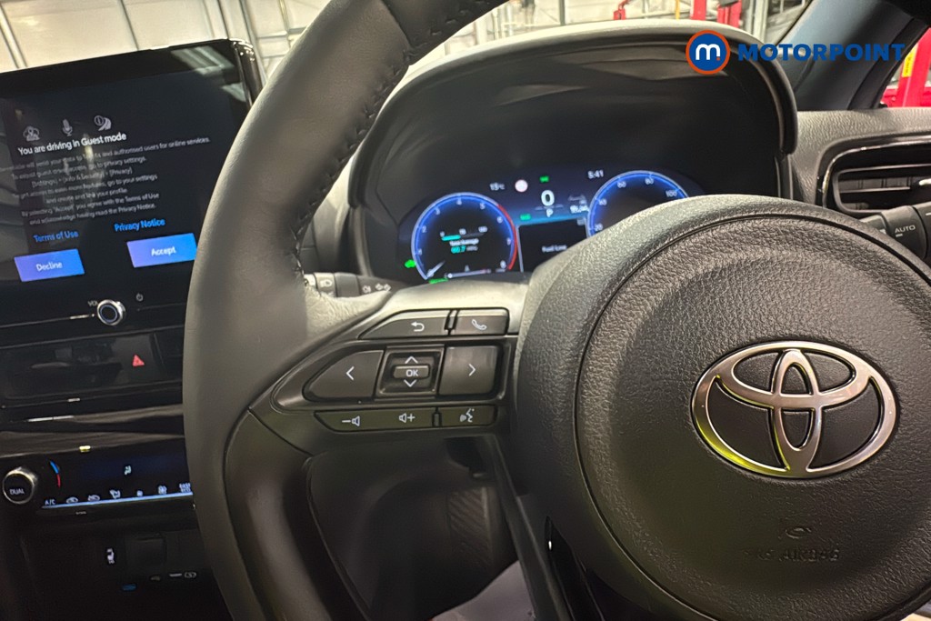 Toyota Yaris Cross Excel Automatic Petrol-Electric Hybrid Estate - Stock Number (1637423) - 3rd supplementary image