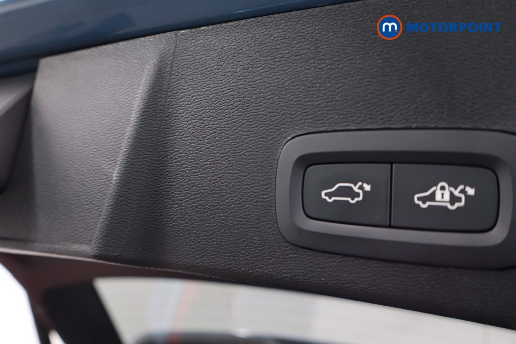 Volvo Xc40 Plus Automatic Petrol SUV - Stock Number (1637603) - 38th supplementary image