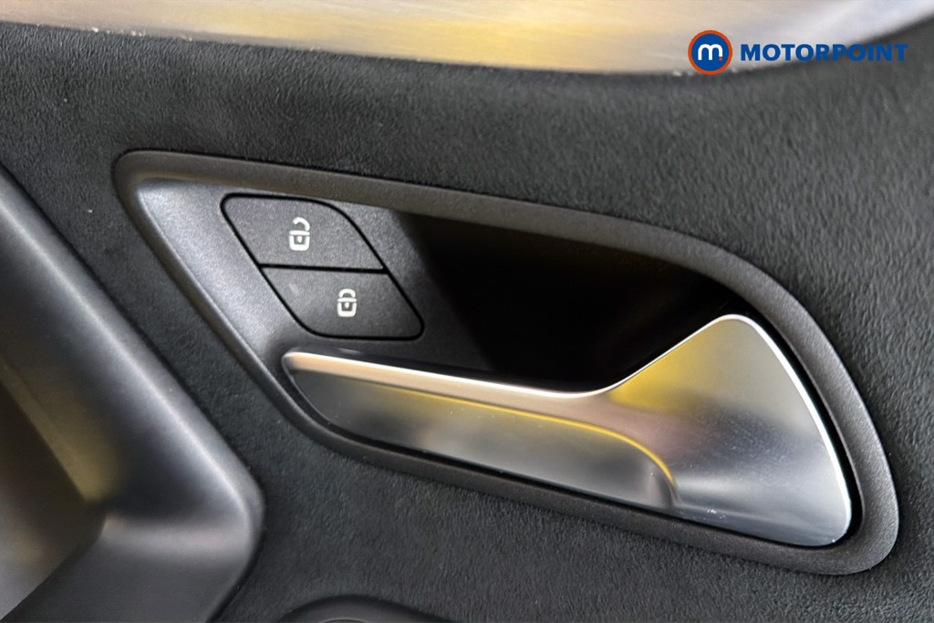 Mercedes-Benz A Class Exclusive Launch Edition Automatic Petrol Hatchback - Stock Number (1637618) - 42nd supplementary image