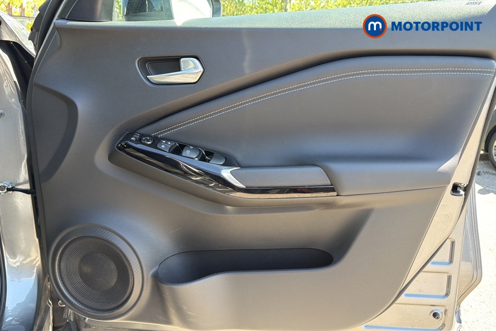 Nissan Juke Tekna Automatic Petrol-Electric Hybrid SUV - Stock Number (1637680) - 18th supplementary image