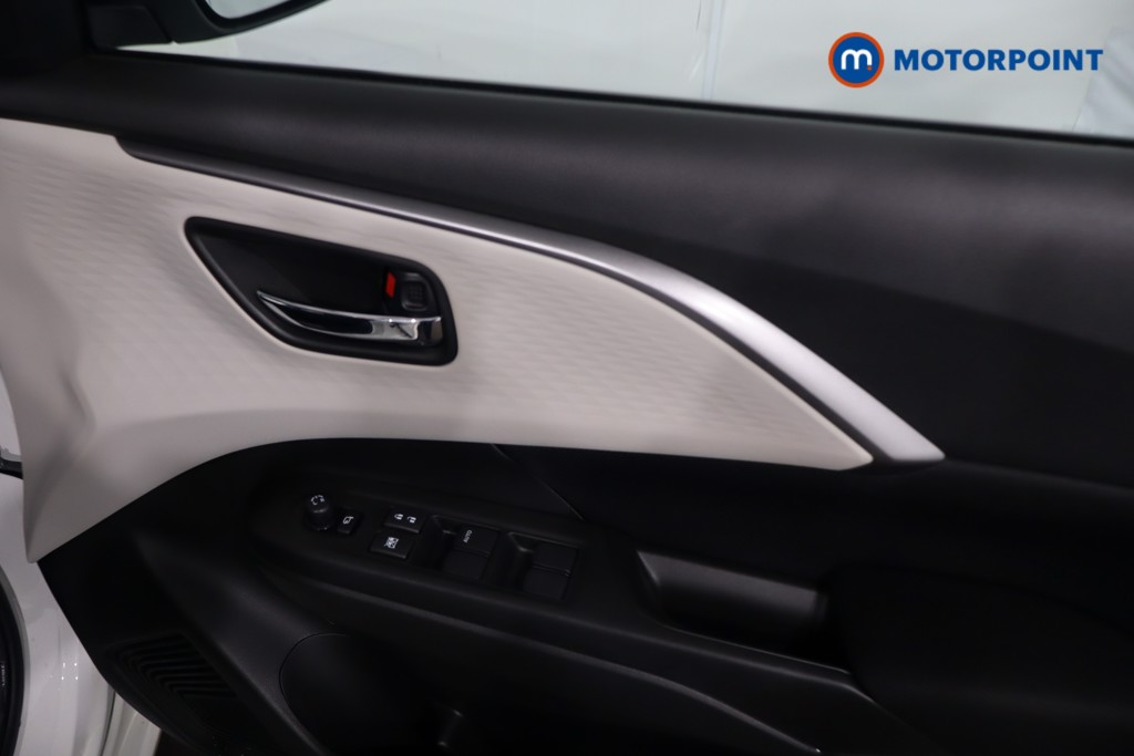 Suzuki Swift Ultra Manual Petrol Hatchback - Stock Number (1638029) - 24th supplementary image