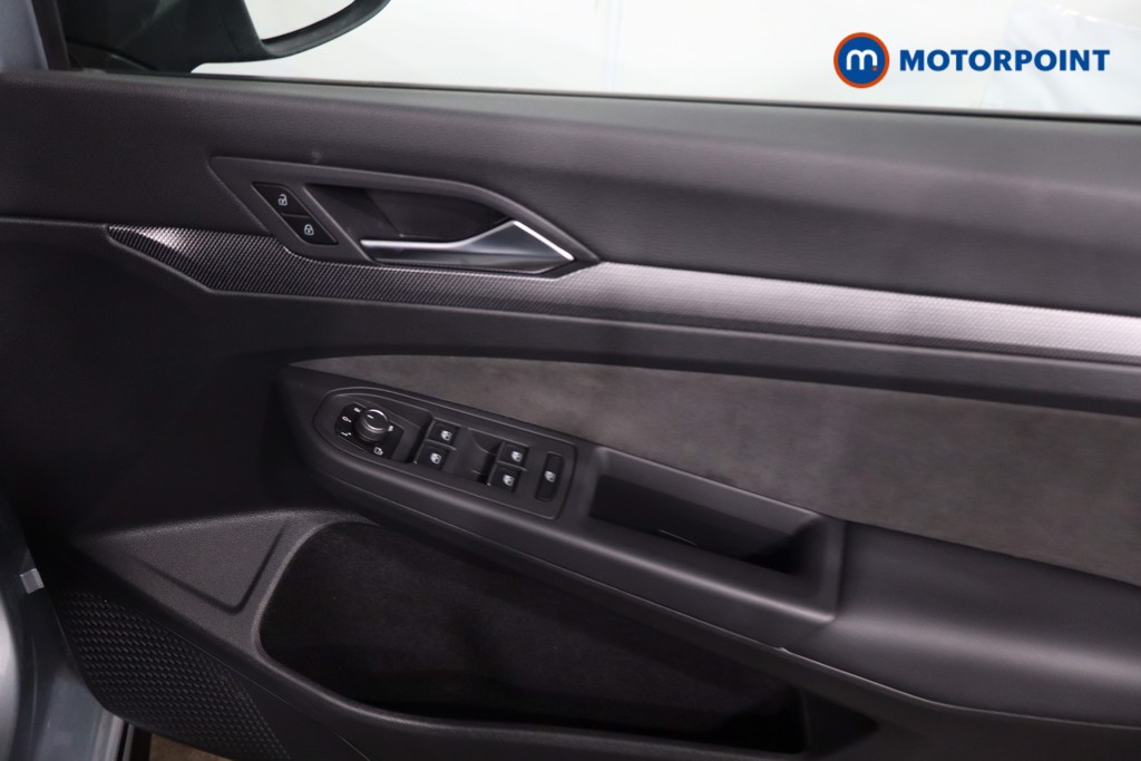 Volkswagen Golf R-Line Automatic Diesel Hatchback - Stock Number (1638303) - 26th supplementary image