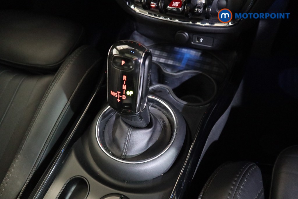 Mini Clubman Cooper Exclusive Automatic Petrol Estate - Stock Number (1565019) - 9th supplementary image