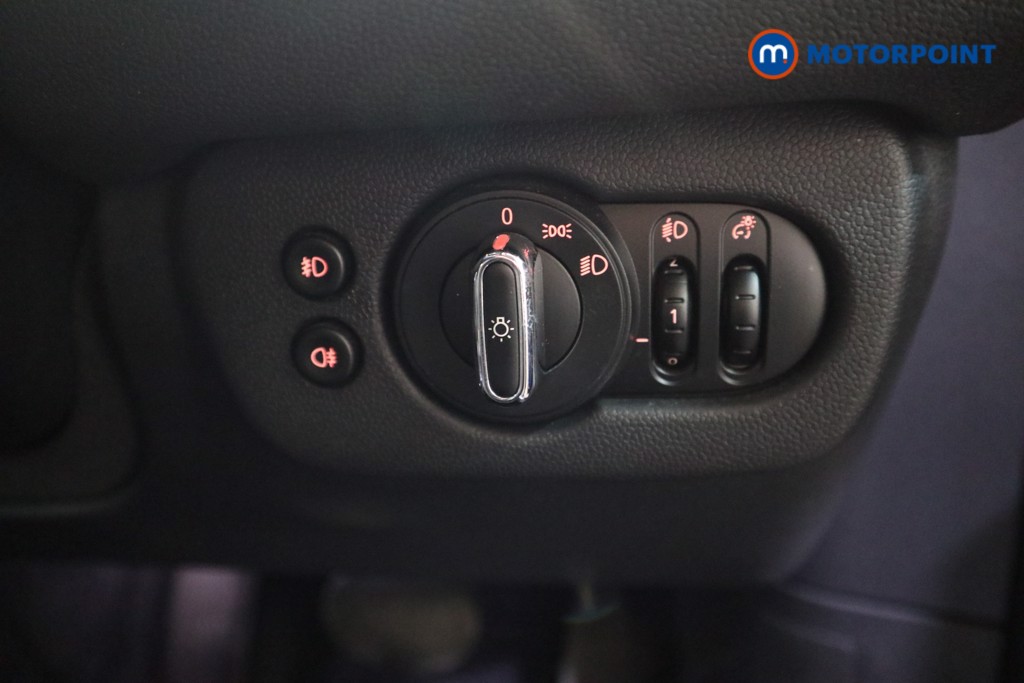 Mini Clubman Cooper Exclusive Automatic Petrol Estate - Stock Number (1565019) - 12th supplementary image