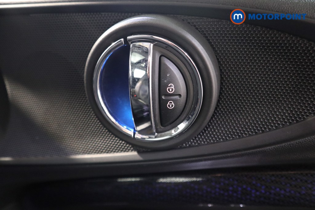 Mini Clubman Cooper Exclusive Automatic Petrol Estate - Stock Number (1565019) - 14th supplementary image