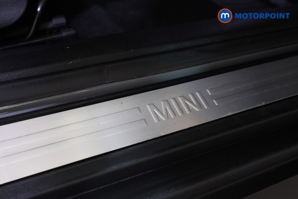 Mini Clubman Cooper Exclusive Automatic Petrol Estate - Stock Number (1565019) - 15th supplementary image