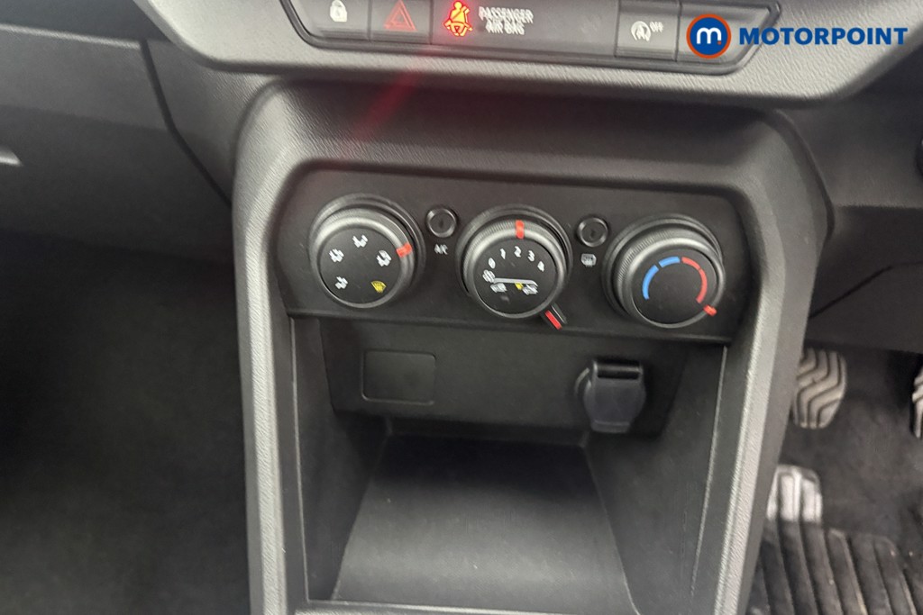 Dacia Sandero Stepway Expression Manual Petrol Hatchback - Stock Number (1619101) - 14th supplementary image