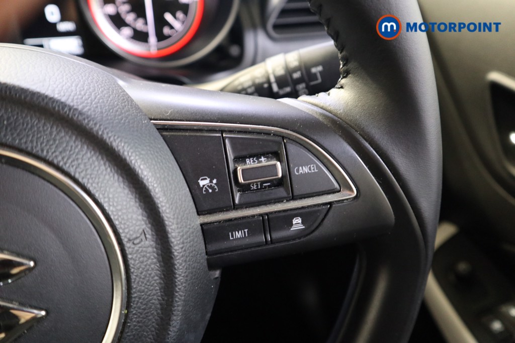 Suzuki Swift Sz-L Manual Petrol Hatchback - Stock Number (1621909) - 4th supplementary image