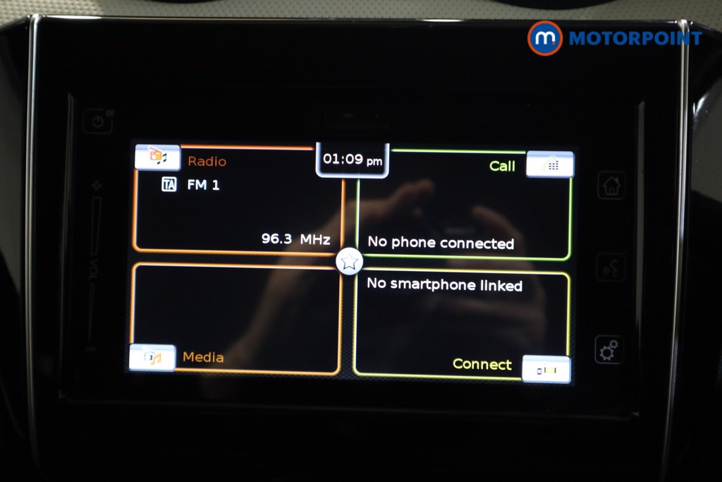 Suzuki Swift Sz-L Manual Petrol Hatchback - Stock Number (1621909) - 7th supplementary image