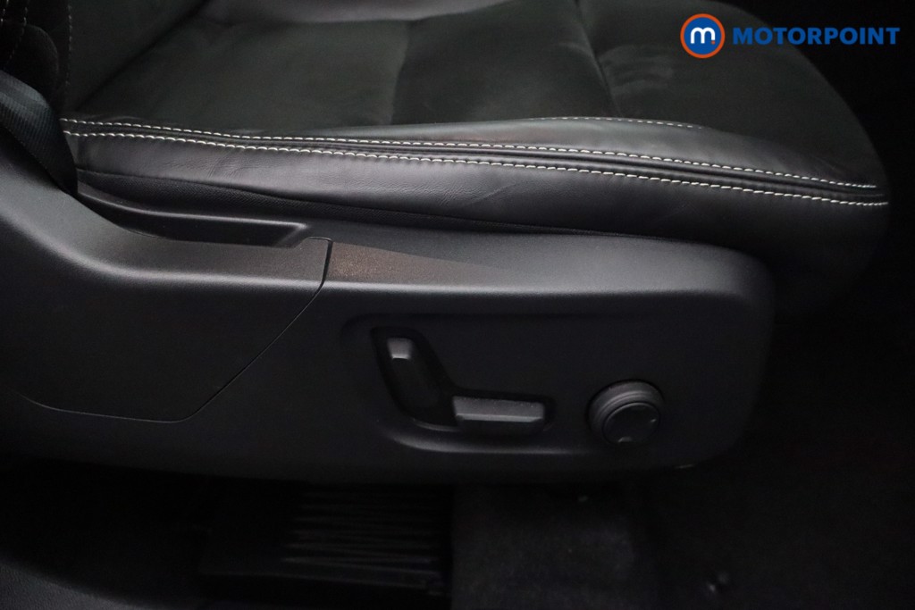 Volvo Xc40 R Design Pro Automatic Petrol SUV - Stock Number (1623418) - 19th supplementary image