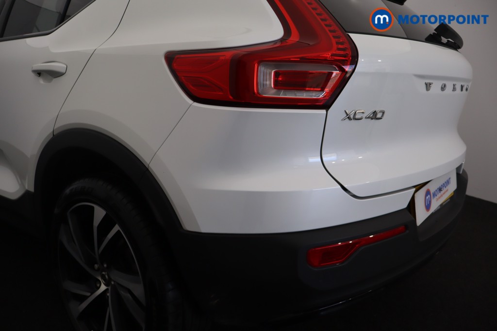 Volvo Xc40 R Design Pro Automatic Petrol SUV - Stock Number (1623418) - 32nd supplementary image