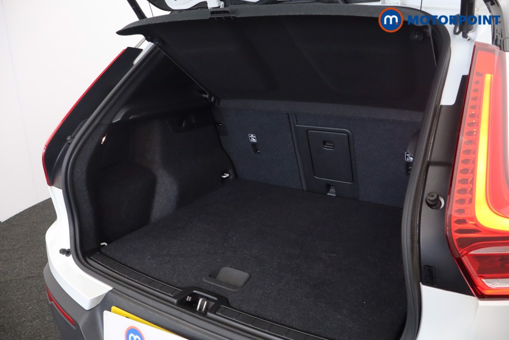 Volvo Xc40 R Design Pro Automatic Petrol SUV - Stock Number (1623418) - 38th supplementary image