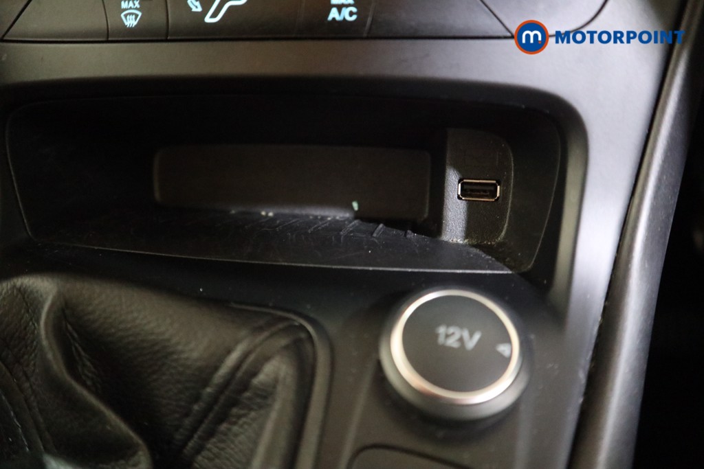 Ford Focus St-Line X Manual Petrol Hatchback - Stock Number (1625512) - 9th supplementary image