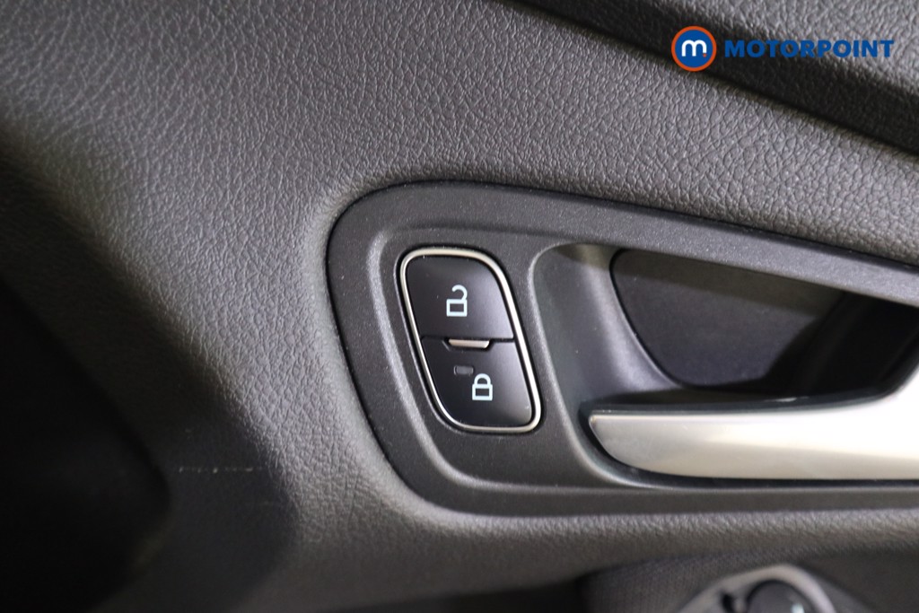 Ford Focus St-Line X Manual Petrol Hatchback - Stock Number (1625512) - 15th supplementary image