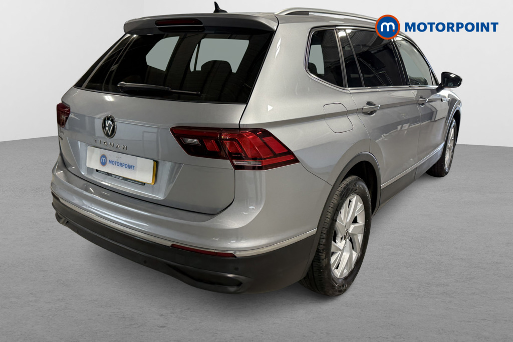 Volkswagen Tiguan Allspace Life Manual Petrol SUV - Stock Number (1627310) - Drivers side rear corner