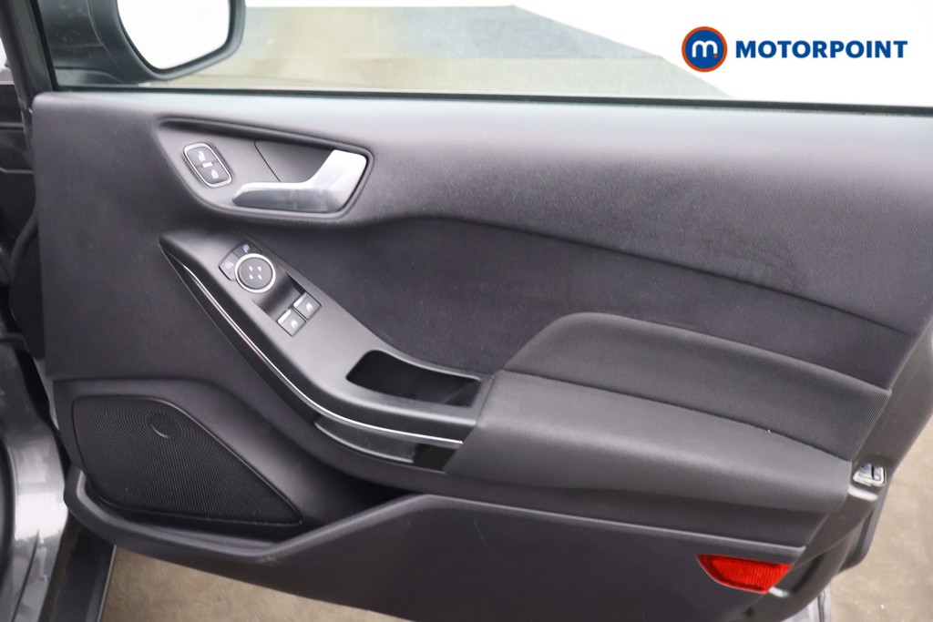 Ford Fiesta Zetec Manual Petrol Hatchback - Stock Number (1627549) - 11th supplementary image