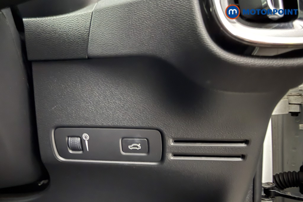 Volvo Xc40 R Design Pro Automatic Diesel SUV - Stock Number (1628691) - 5th supplementary image