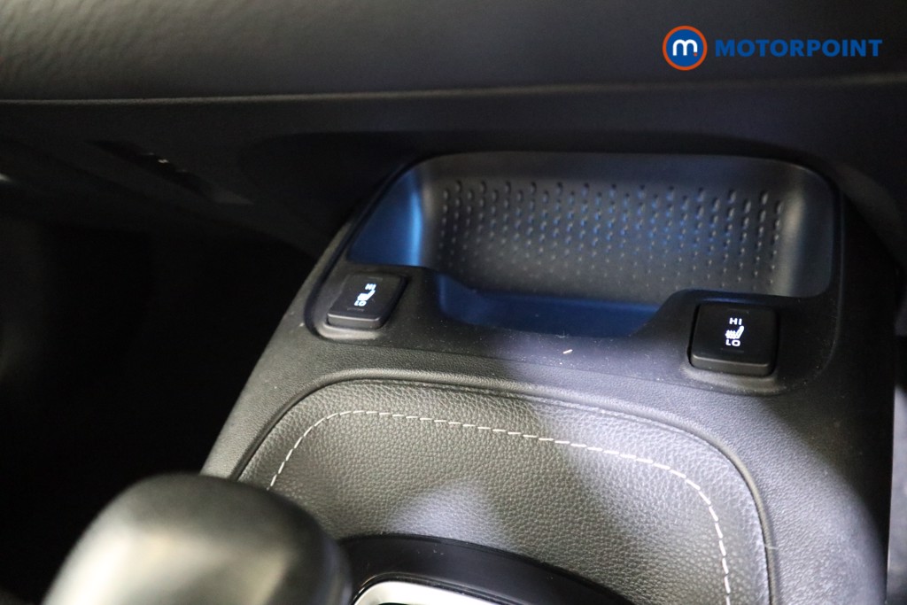 Toyota Corolla Design Automatic Petrol-Electric Hybrid Estate - Stock Number (1629392) - 9th supplementary image