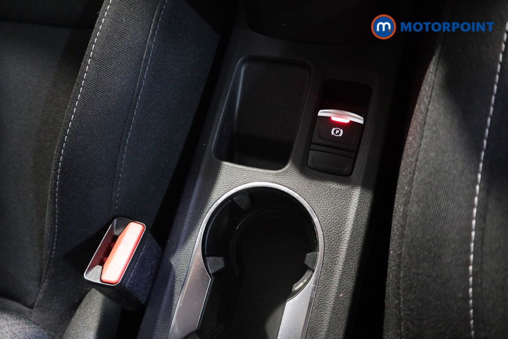 Renault Captur Iconic Manual Petrol SUV - Stock Number (1629725) - 11th supplementary image