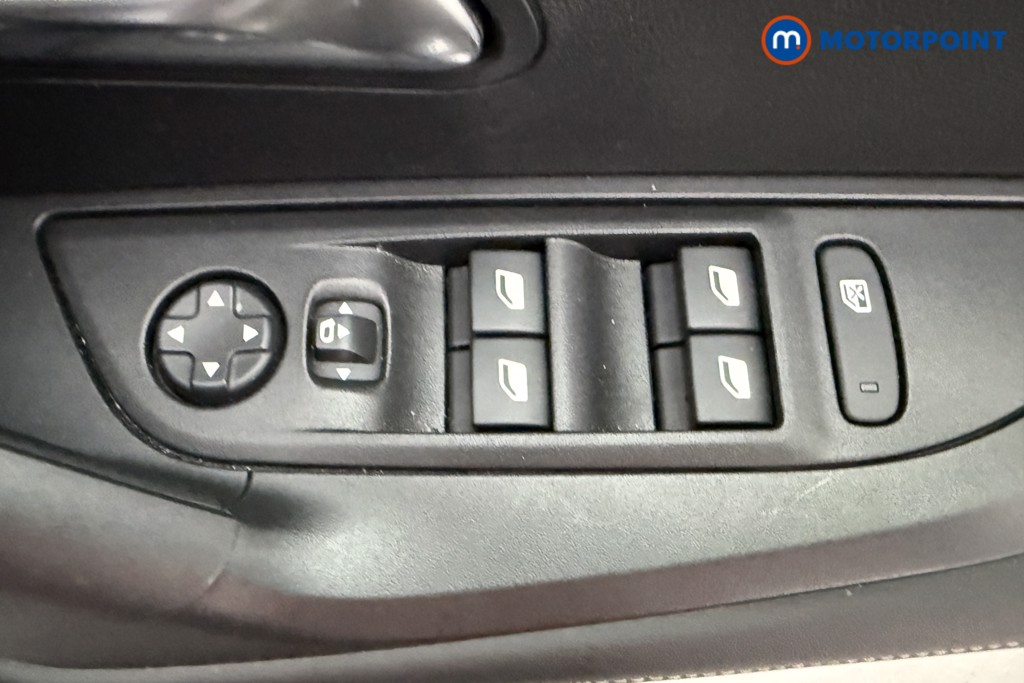 Peugeot 2008 Allure Manual Petrol SUV - Stock Number (1630212) - 16th supplementary image