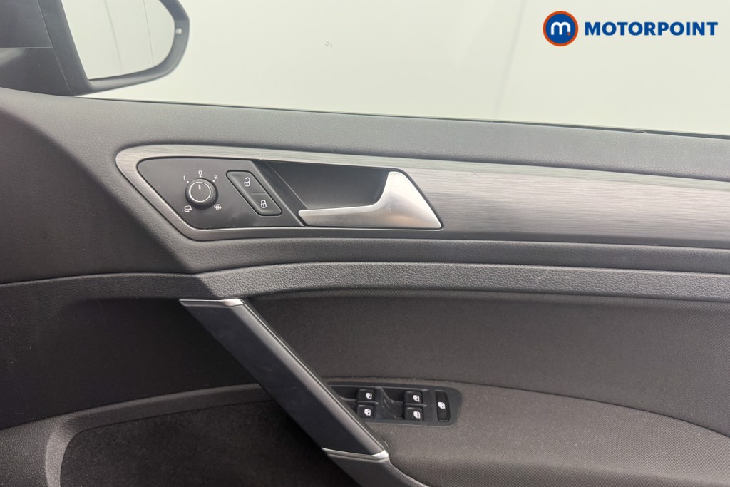 Volkswagen Golf SE Manual Petrol Hatchback - Stock Number (1630811) - 10th supplementary image