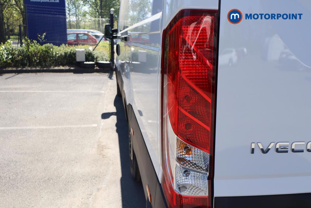 Iveco Daily Business Automatic Diesel High Volume-High Roof Van - Stock Number (1631872) - 4th supplementary image