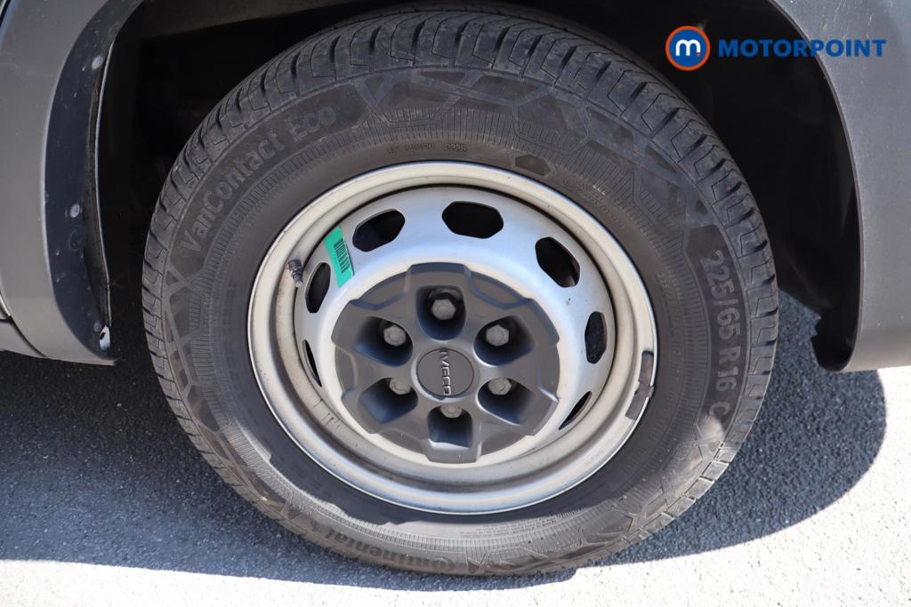 Iveco Daily Business Automatic Diesel High Volume-High Roof Van - Stock Number (1631872) - Front bumper