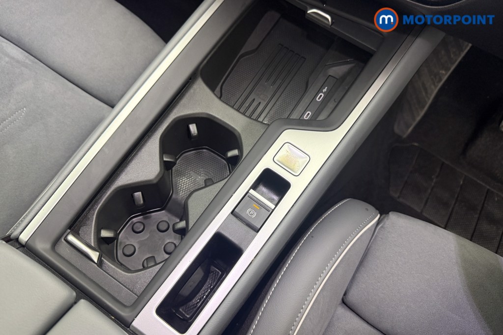 Volkswagen Passat Life Automatic Petrol Plug-In Hybrid Estate - Stock Number (1632925) - 7th supplementary image