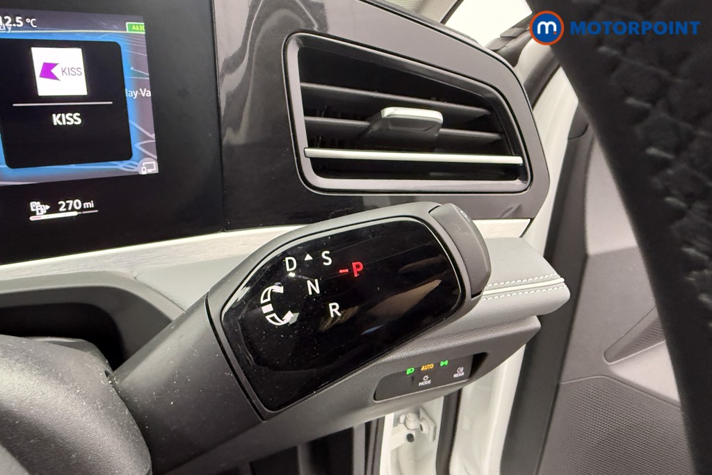 Volkswagen Passat Life Automatic Petrol Plug-In Hybrid Estate - Stock Number (1632925) - 11th supplementary image