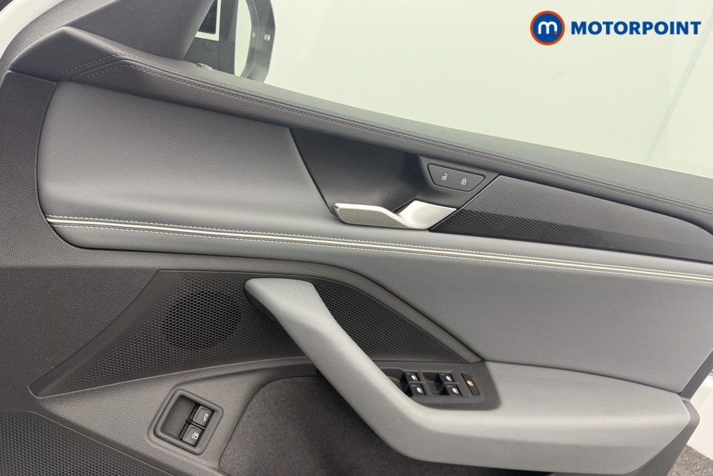 Volkswagen Passat Life Automatic Petrol Plug-In Hybrid Estate - Stock Number (1632925) - 13th supplementary image