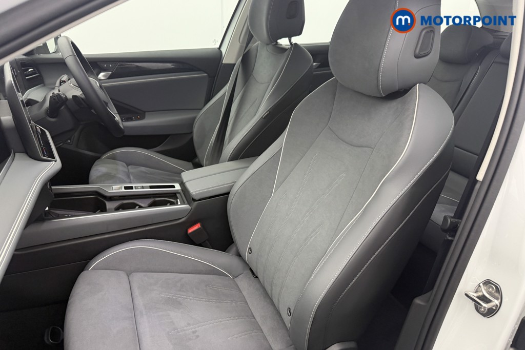 Volkswagen Passat Life Automatic Petrol Plug-In Hybrid Estate - Stock Number (1632925) - 14th supplementary image