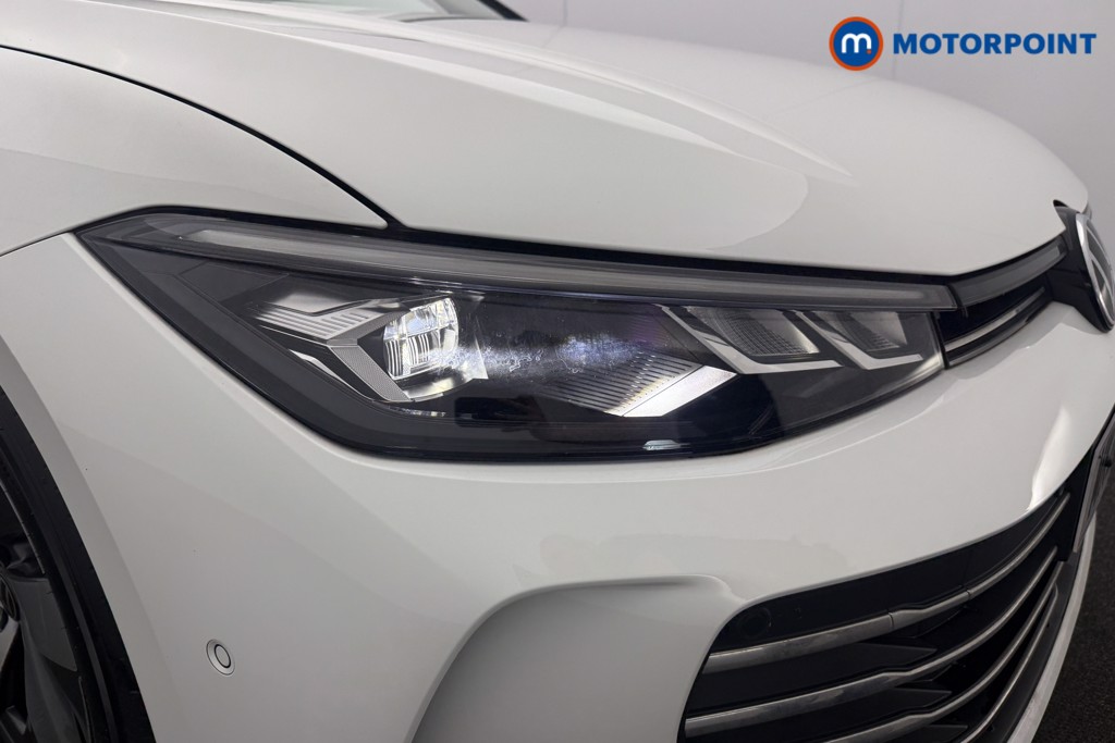 Volkswagen Passat Life Automatic Petrol Plug-In Hybrid Estate - Stock Number (1632925) - 17th supplementary image