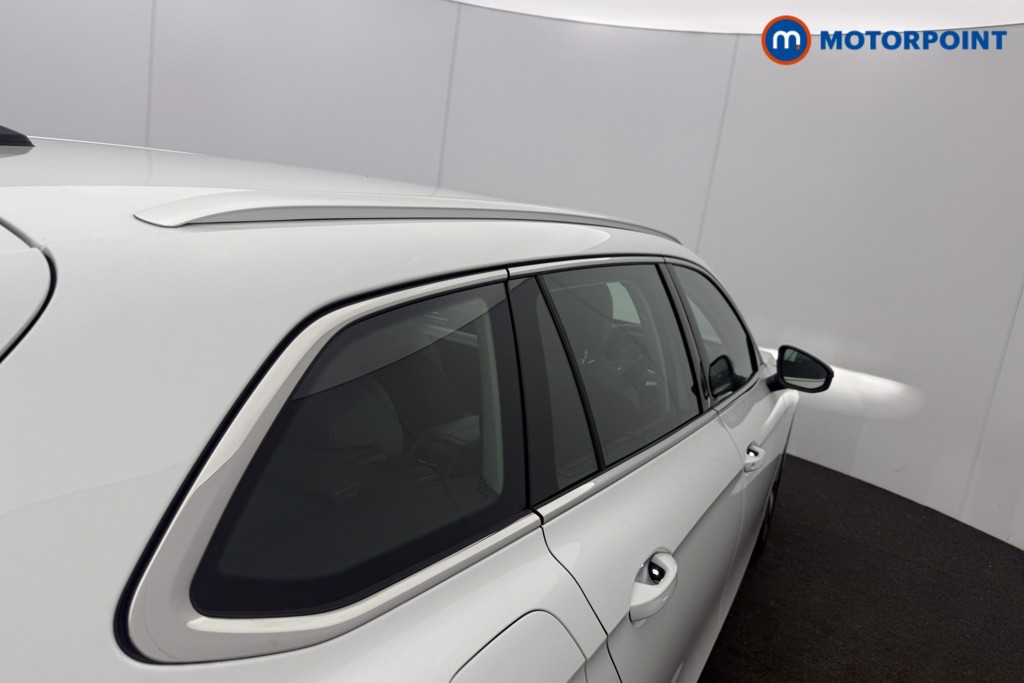 Volkswagen Passat Life Automatic Petrol Plug-In Hybrid Estate - Stock Number (1632925) - 19th supplementary image