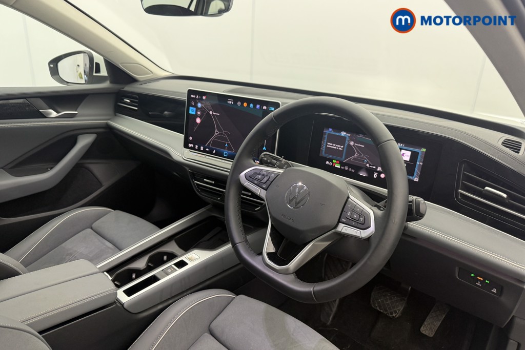 Volkswagen Passat Life Automatic Petrol Plug-In Hybrid Estate - Stock Number (1632925) - 1st supplementary image