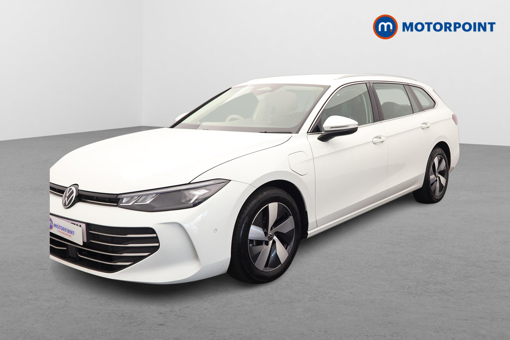 Volkswagen Passat Life Automatic Petrol Plug-In Hybrid Estate - Stock Number (1632925) - Passenger side front corner