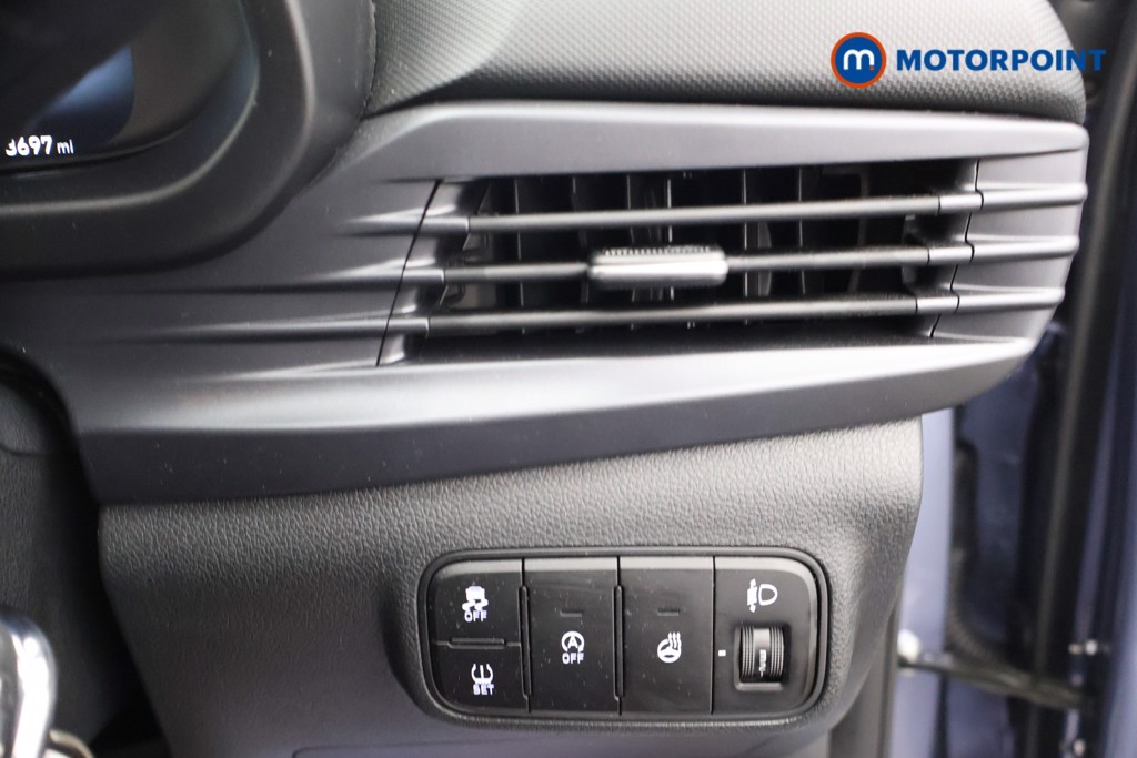 Hyundai I20 Premium Manual Petrol Hatchback - Stock Number (1633216) - 12th supplementary image