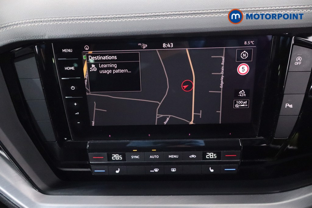 Volkswagen Touareg SEL Automatic Petrol SUV - Stock Number (1633806) - 2nd supplementary image