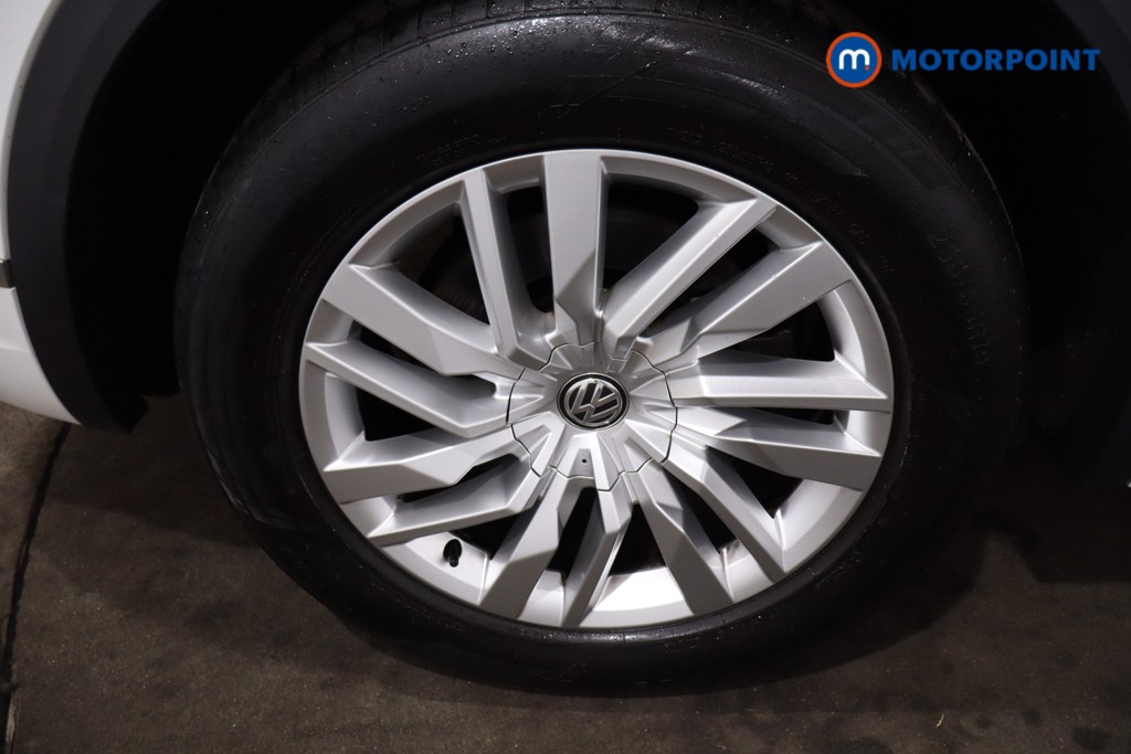 Volkswagen Touareg SEL Automatic Petrol SUV - Stock Number (1633806) - 9th supplementary image