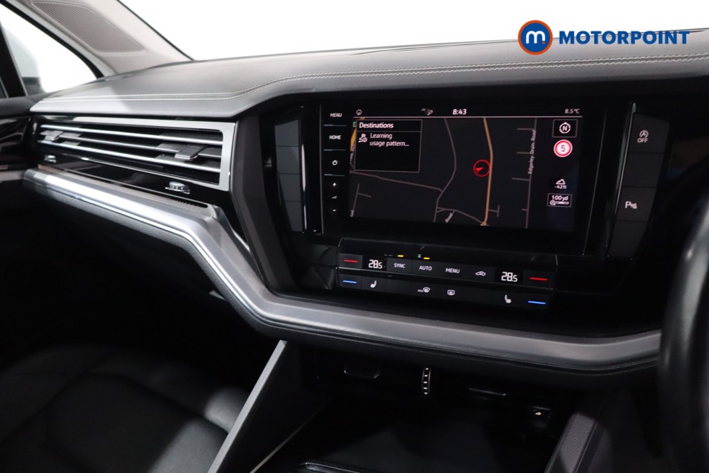 Volkswagen Touareg SEL Automatic Petrol SUV - Stock Number (1633806) - 18th supplementary image