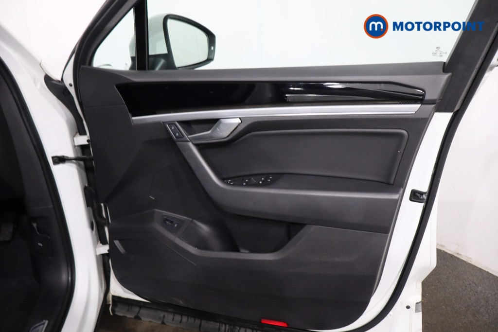 Volkswagen Touareg SEL Automatic Petrol SUV - Stock Number (1633806) - 25th supplementary image