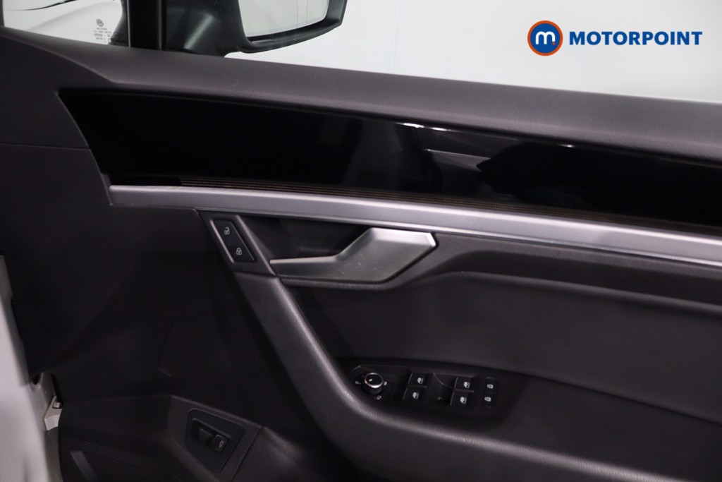 Volkswagen Touareg SEL Automatic Petrol SUV - Stock Number (1633806) - 26th supplementary image