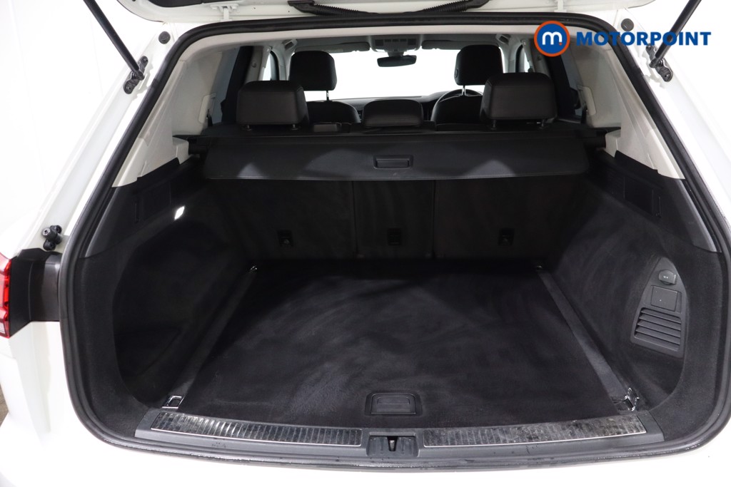 Volkswagen Touareg SEL Automatic Petrol SUV - Stock Number (1633806) - 39th supplementary image