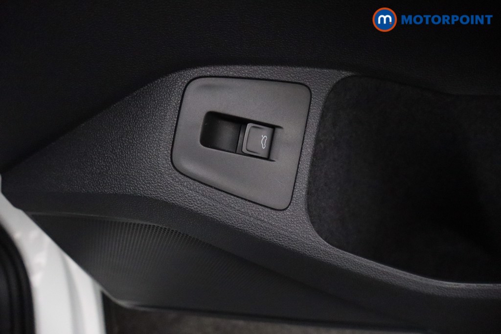 Volkswagen Tiguan R-Line Automatic Petrol SUV - Stock Number (1634261) - 17th supplementary image