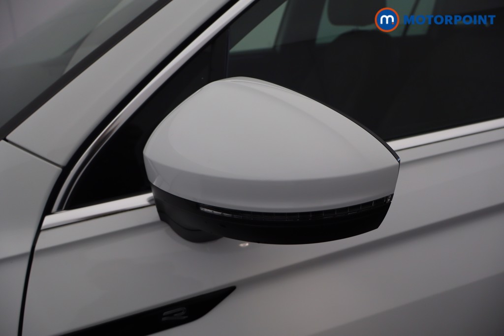 Volkswagen Tiguan R-Line Automatic Petrol SUV - Stock Number (1634261) - 38th supplementary image