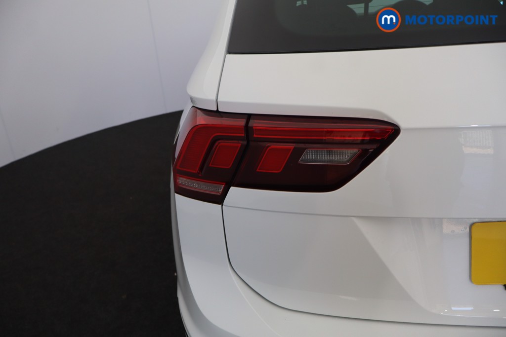 Volkswagen Tiguan R-Line Automatic Petrol SUV - Stock Number (1634261) - 43rd supplementary image