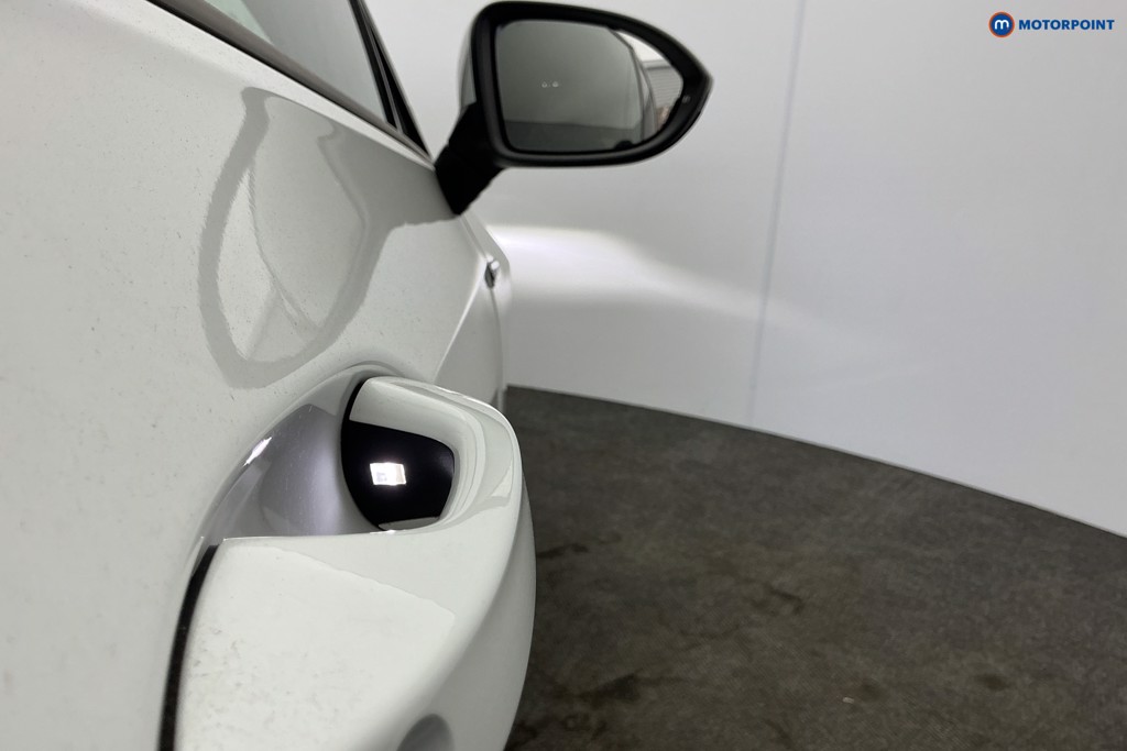 Volkswagen Golf R-Line Manual Petrol Hatchback - Stock Number (1634486) - 31st supplementary image