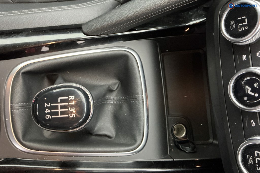 Renault Kadjar Iconic Manual Petrol SUV - Stock Number (1635103) - 17th supplementary image