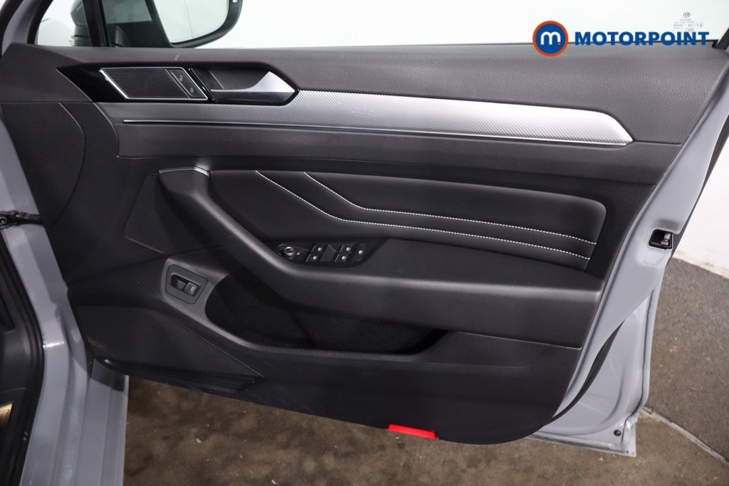 Volkswagen Passat R-Line Automatic Petrol Estate - Stock Number (1635136) - 26th supplementary image